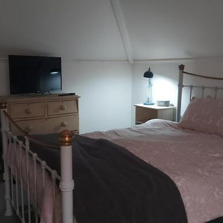 Homestay Пул Экстерьер фото