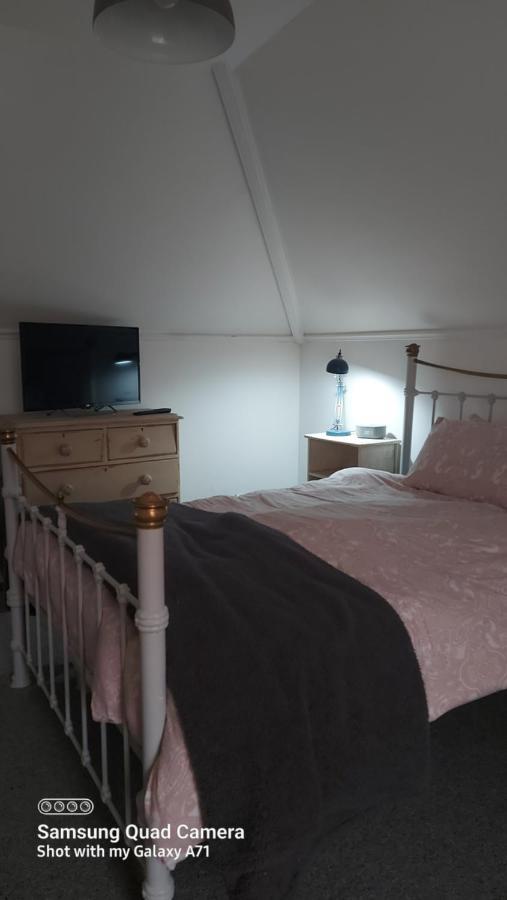 Homestay Пул Экстерьер фото